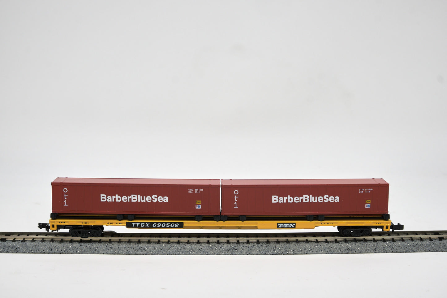 N-Scale 89 Ft Flatcar Trailer Train With Sea Containers BarberBlue Sea Car #690562