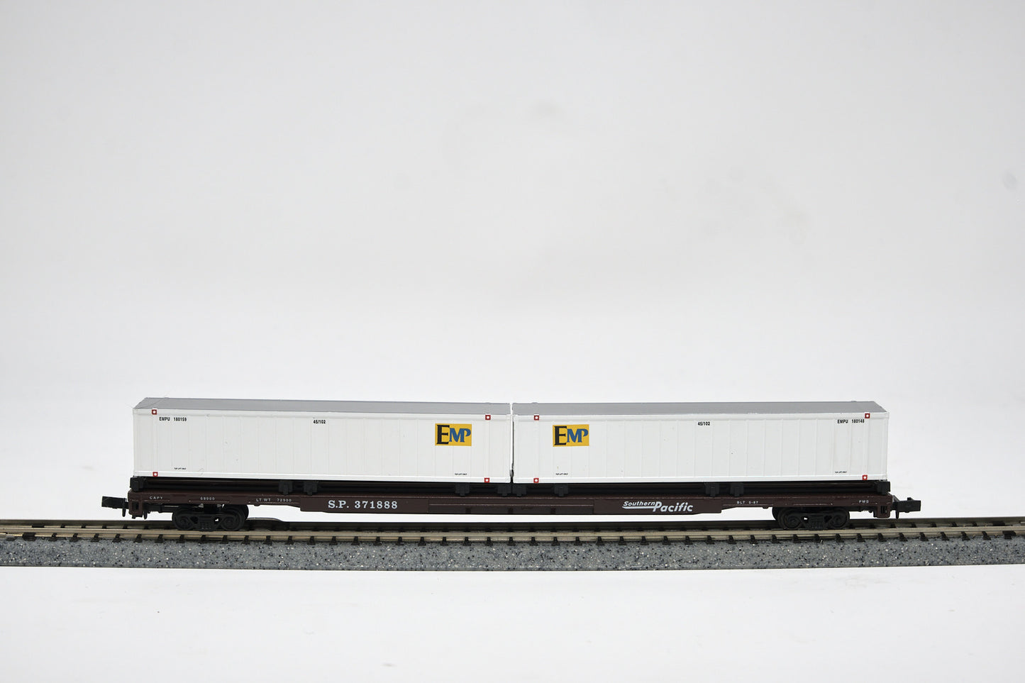 N-Scale 89 Ft Flatcar Southern Pacific With Sea Containers EMP Car #371888