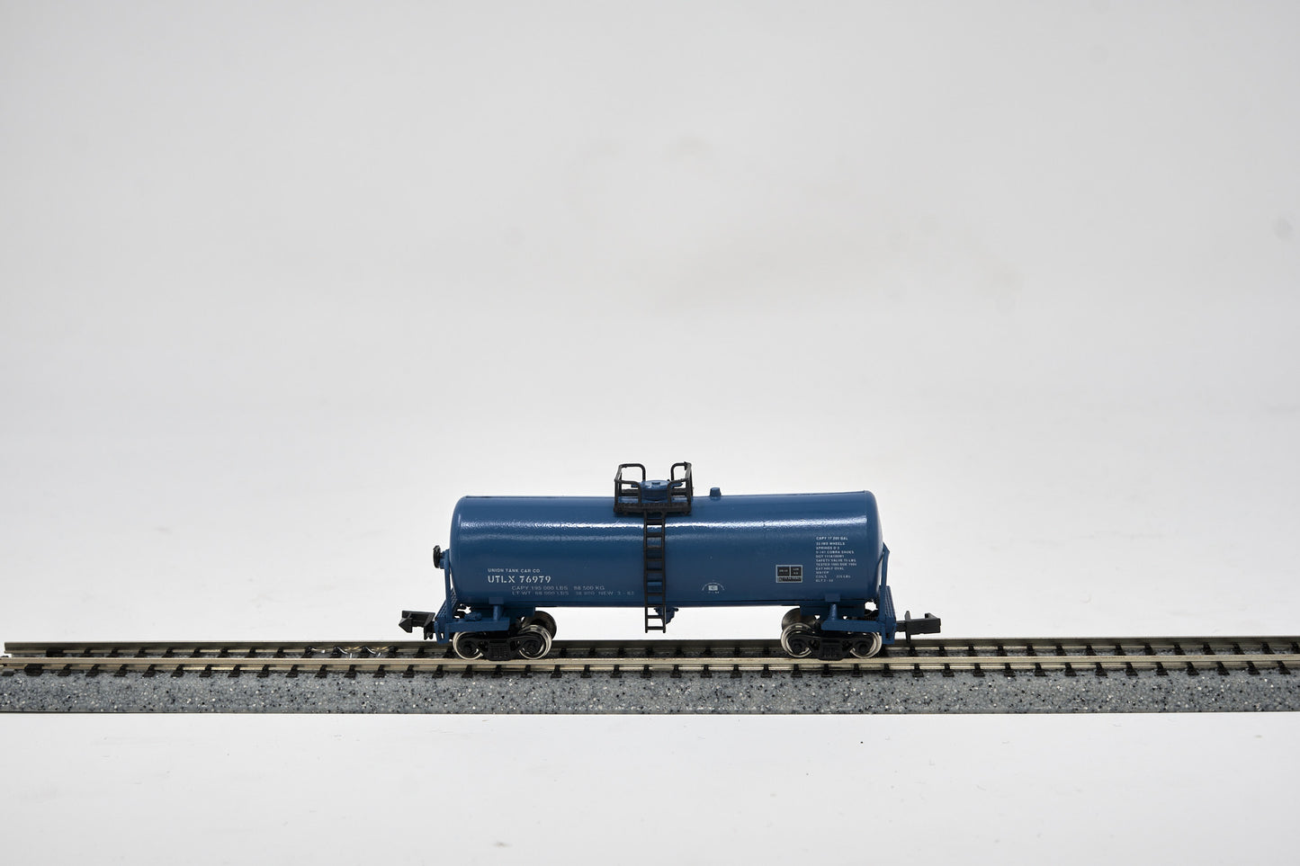 N 40' Funnel Flow Tank Car URTX Blue Car #76979