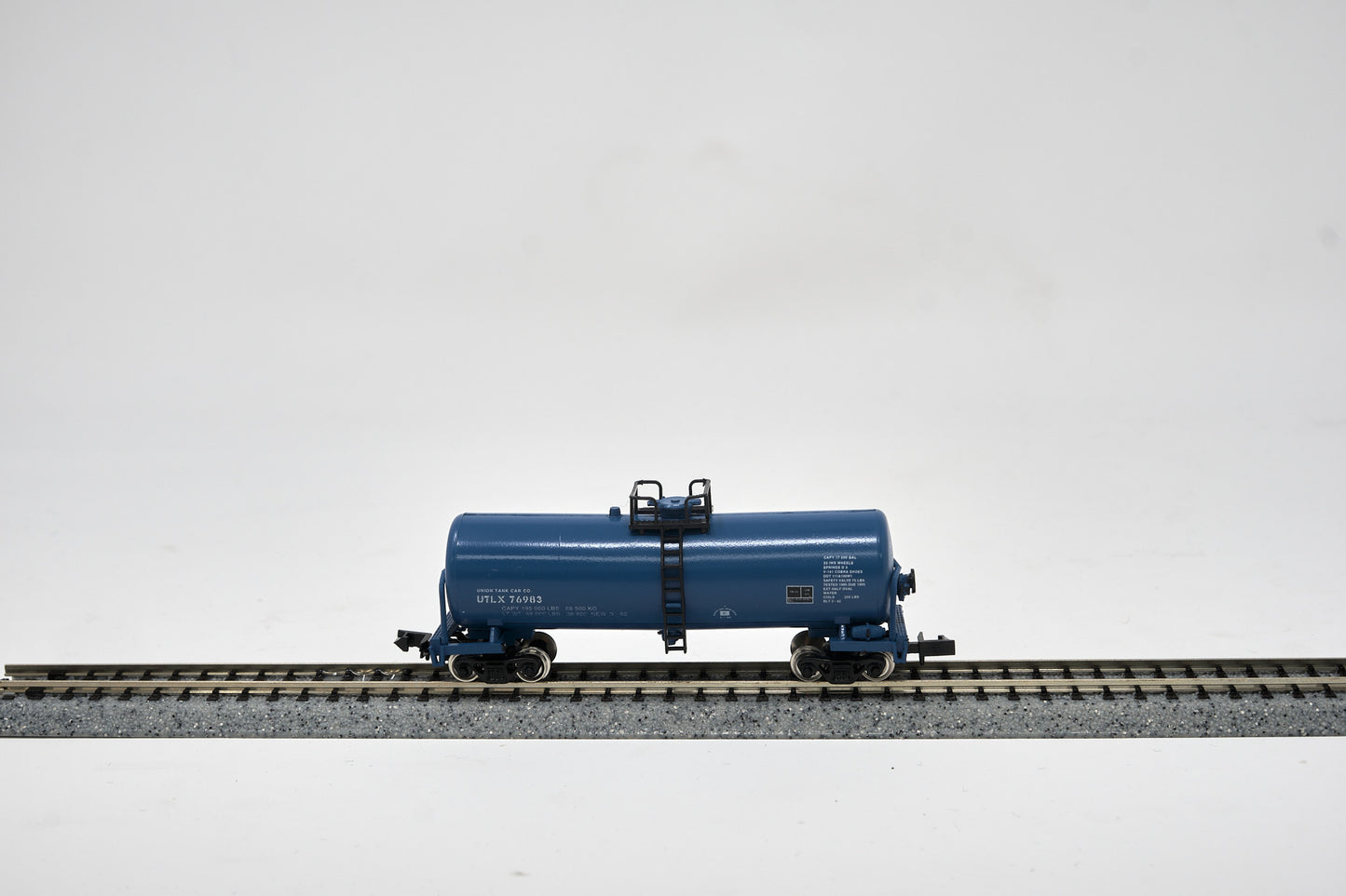 N 40' Funnel Flow Tank Car URTX Blue Car #76983