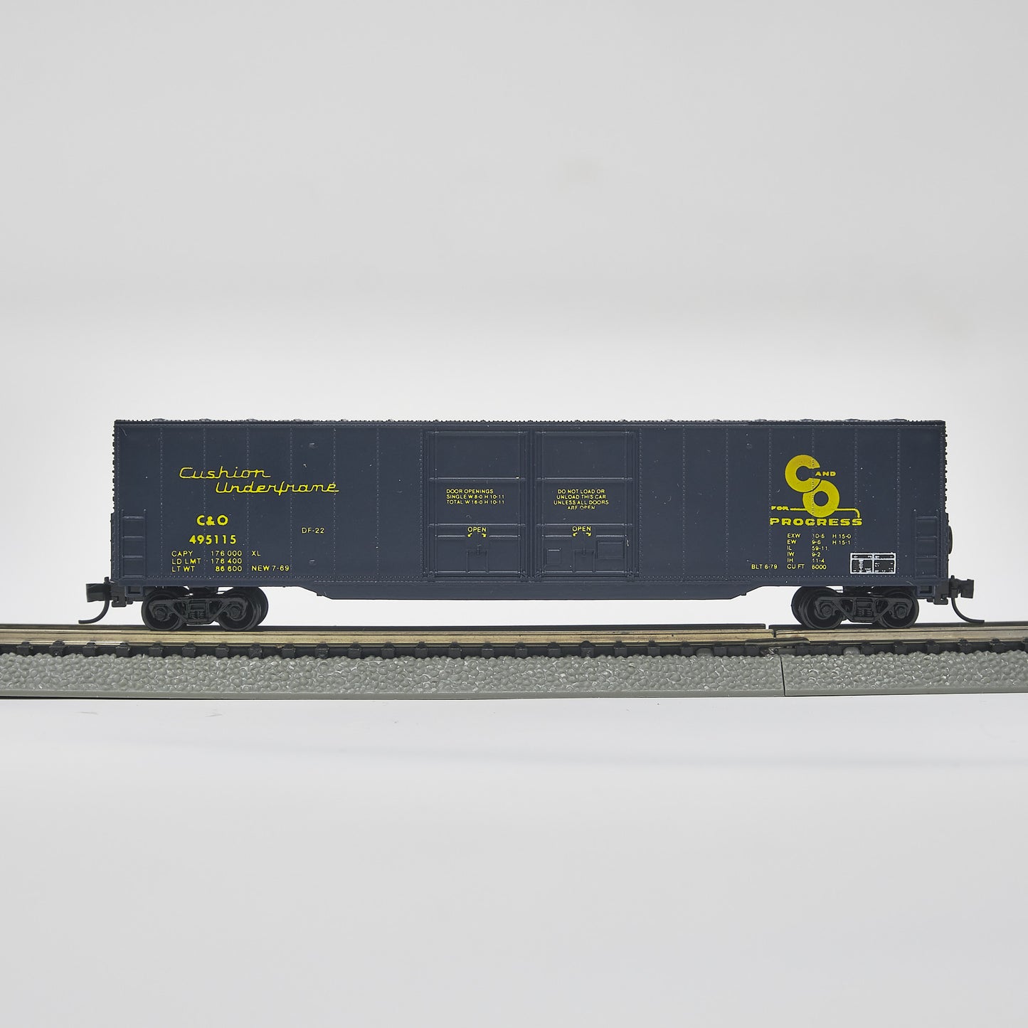 N 60FT Boxcar Chessie System