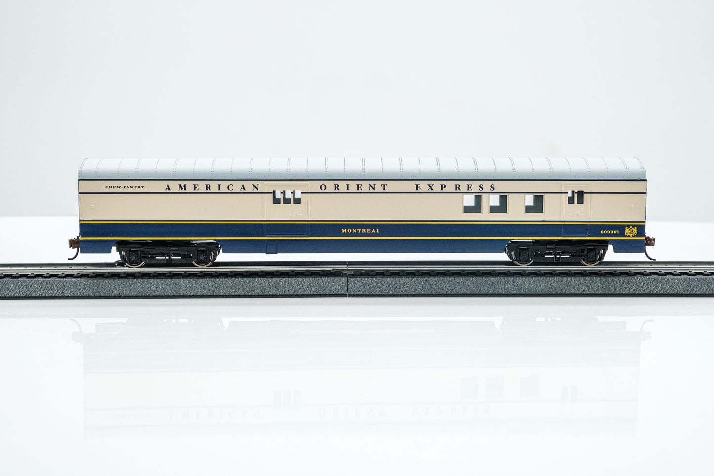HO Scale 72ft American Orient Express 6-Car Set – RPO, Baggage-Mail, Coach, Dome, Diner, Observation
