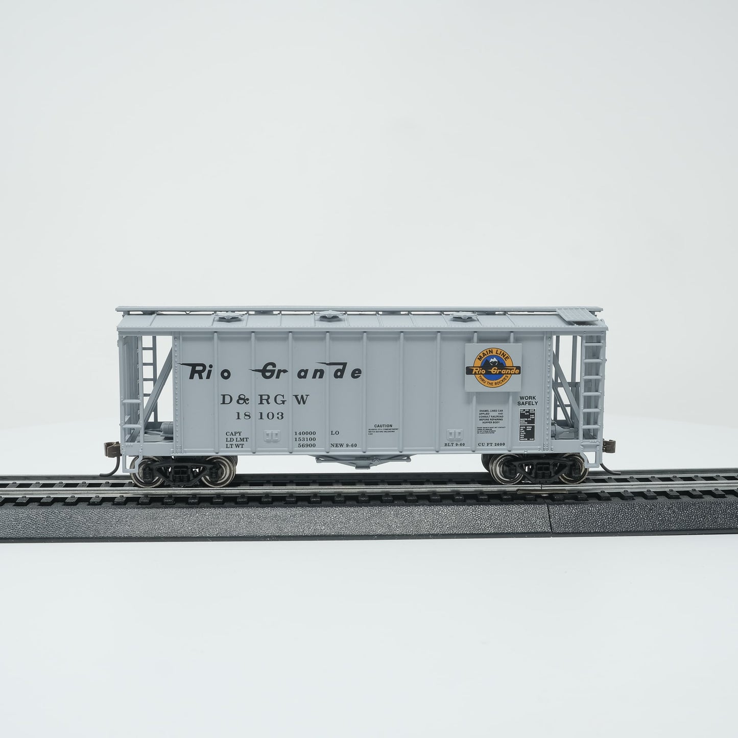 HO Scale Rio Grande Airslide Hopper 2-Pack – Road Numbers 18103 & 18105 – “Main Line Thru the Rockies”