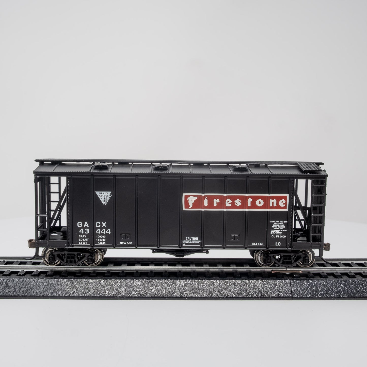 HO Scale Airslide Hopper 2-Pack – Firestone Logo – Road Numbers 43447 & 43444