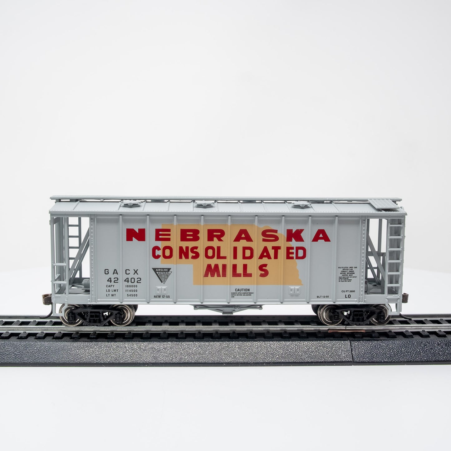 HO Scale Airslide Hopper 2-Pack – Nebraska Consolidation – Road Numbers 42402 & 42403