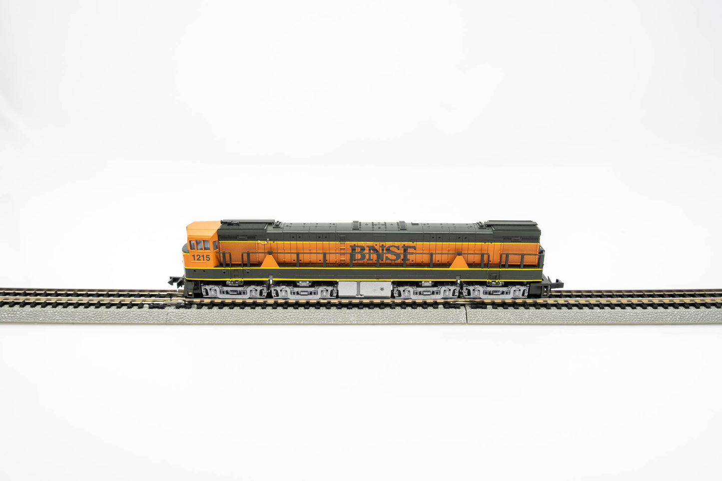 Con-Cor N Scale U-50 Diesel – BSNF Cab #1201 (DC Only, Rapido Couplers)