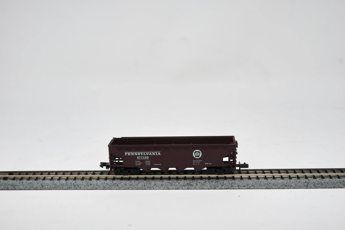 N 4-Bay 75T Hopper Pennsylvania Car #677132