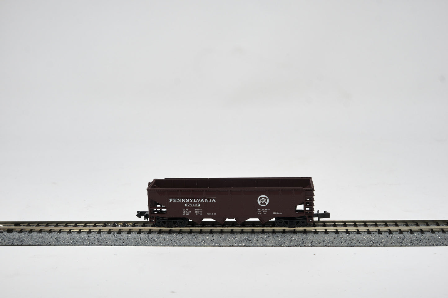 N 4-Bay 75T Hopper Pennsylvania Car #677153