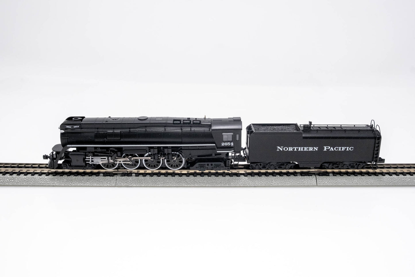 Con-Cor N Scale GS4 4-8-4 Northern Pacific – Cab #2654 (DCC Ready, Rapido Couplers)