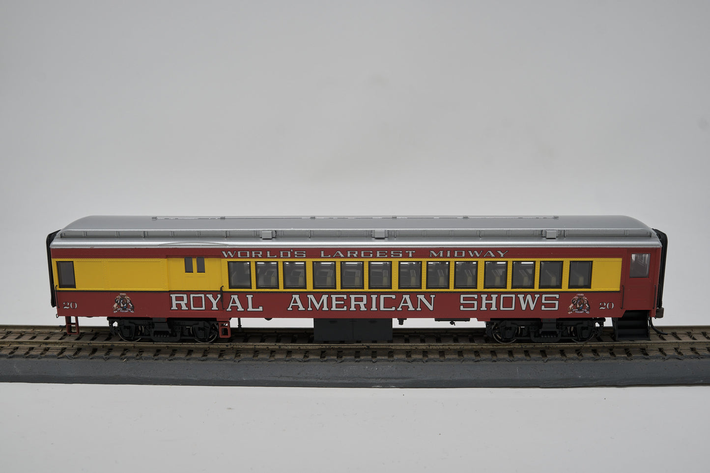 Con-Cor "HO" Royal American Shows Combine Car #20